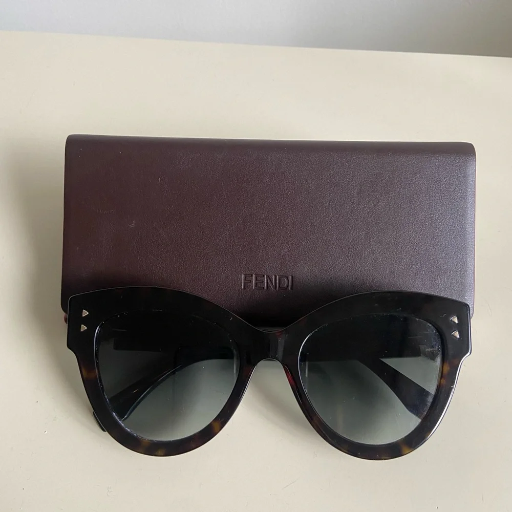 Fendi Brown Tortoise Sunglasses - Picture 7 of 8